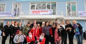 Yeni Yıla Umut Ve Neşeyle Giriyorlar