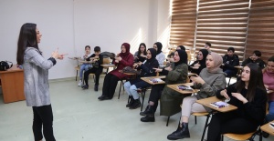 AFET GÖNÜLLÜLERİNE İŞARET DİLİ EĞİTİMİ