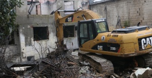 Kartal’da Metruk Yapıların Yıkımı Devam Ediyor