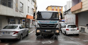 Esenyurt’ta Cadde Ve Sokaklar Koronavirüse Karşı Yıkanıyor