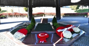 8’NCİ CUMHURBAŞKANI TURGUT ÖZAL ANILDI
