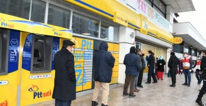 ESENYURT BELEDİYESİ ZABITA EKİPLERİNDEN PTT ÖNÜNDE KORONAVİRÜS ÖNLEMLERİ