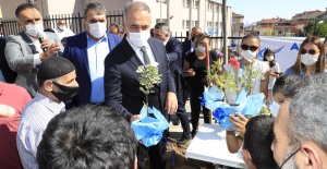 Sultangazi Yeşile Bürünüyor