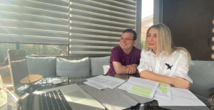 İmamoğlu ve eşi web üzerinden minik öğrencilerle buluştu