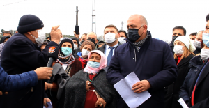 "Kaderimiz Valinin iki dudağının arasında olacak kadar aciz değil!"