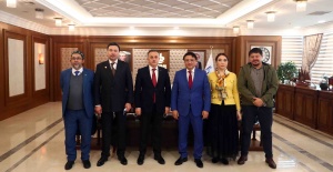 Kazakistanlı siyasetçi ve iş adamları Bağcılar Belediyesi’ni ziyaret etti