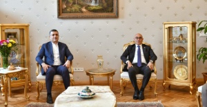 BAŞKAN BOZKURT, YILDIZ TEKNİK ÜNİVERSİTESİ REKTÖRÜ PROF. DR. TAMER YILMAZ’I ZİYARET ETTİ