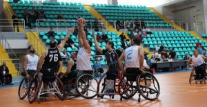 Engelli basketçiler sahaya indi