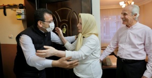 İMAMOĞLU’NDAN MÜZEYYEN TEYZE’YE “VEFA” ZİYARETİ