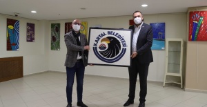 “Karantinanın Getirdiği Renkler” Sergisi Kartal Belediyesi’nde Açıldı