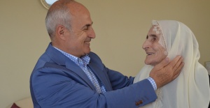 Akgün’den Anneler günü mesajı
