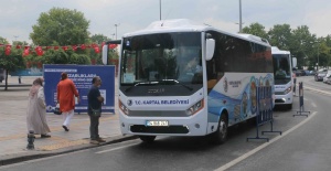 Belediye servisleri ile Kartallı mezar ziyareti yaptı