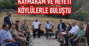 Kaymakam ve heyeti köylülerle buluştu