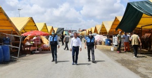 Kurban satış ve kesim alanı bayrama hazır