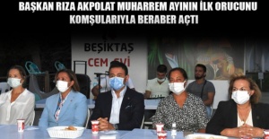 İlk orucunu komşularıyla açtı