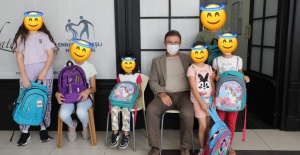 Eyüpsultan'da ihtiyaç sahibi ailelere kırtasiye desteği
