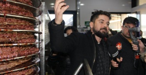 “ZEYTİN DEĞİRMEN TAŞINDA HAMUR HALİNE GELİYOR”