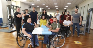 Demir bilekler kozlarını paylaştı