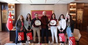ERASMUS ÖĞRENCİLERİNDEN BAŞKANA ZİYARET