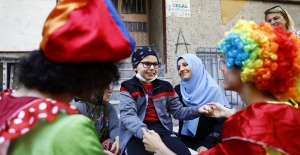 LÖSEMİLİ ÇOCUKLARA SÜRPRİZ ZİYARET