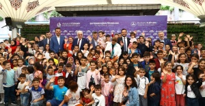 Bağcılar’da çocuk cıvıltıları eşliğinde bayramlaşma