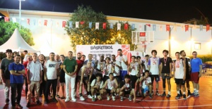 ÜÇE ÜÇ SOKAK BASKETBOLU TURNUVASI NEFES KESTİ