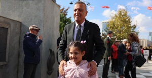 Cumhuriyetin 99. Yıl Coşkusu Ataşehir’de Çelenk Sunma Töreni İle Başladı