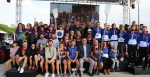 Deniz Küreği Yarışları, Kartal Belediyesi Dragos Su Sporları Merkezi’nde gerçekleştirildi
