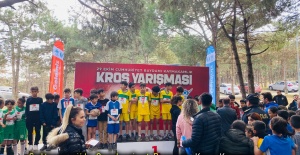 Sultangazi’de Cumhuriyet Bayramı Kros Koşusu