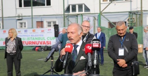 Uluslararası futbol turnuvası Bayrampaşa’da başladı