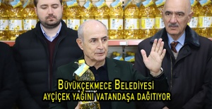 Büyükçekmece Belediyesi ayçiçek yağını vatandaşa dağıtıyor