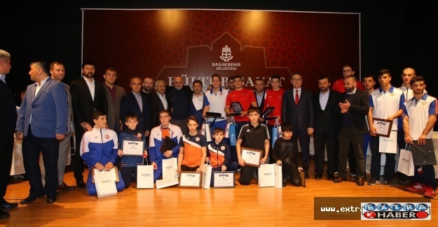 Güreşin yıldızları ödüllendirildi